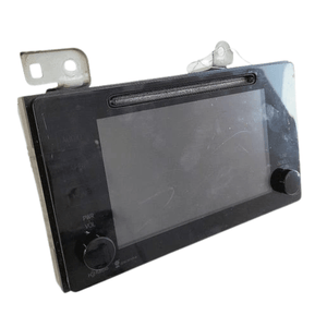 2015 Toyota Sienna AM FM GPS Display Screen ID P10982 on radio OEM - Car Parts Direct