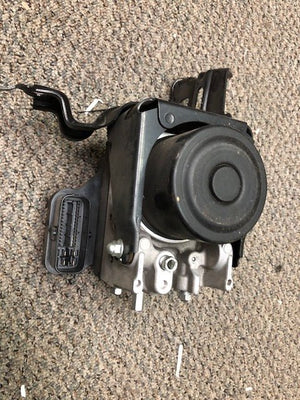 2009 Ford Escape Anti Lock Brake Pump ABS Actuator VIN 7 8th digit from 12/01/08 - Car Parts Direct