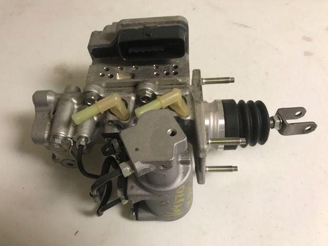 2013-2015 Toyota Camry Hybrid Brake Pump Actuator ABS Control Module  47270-47030