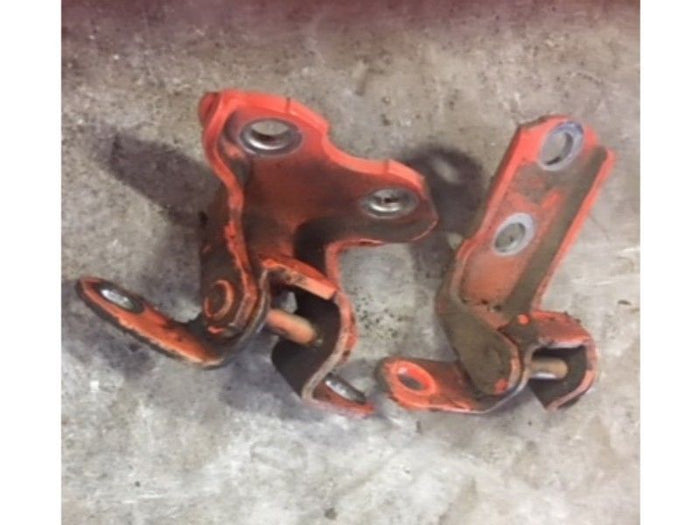 Rear Right Passenger RH Side Door Hinges (TOP) Upper and (BOTTOM) Lower OEM Used