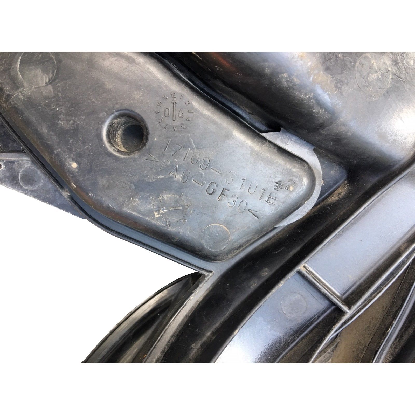 Toyota 4Runner and FJ Cruiser Upper Intake Manifold 6 cylinder V6 17109-31010 - Car Parts Direct